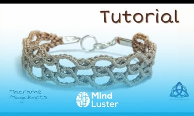 Making wavy macrame bracelets