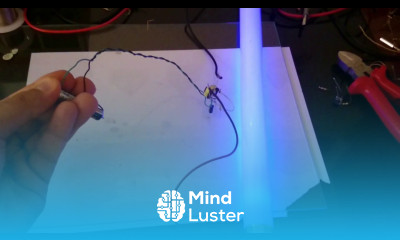 Run fluorescent lamp by 1 5v AAA battery