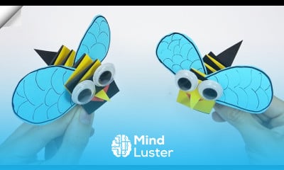 Be careful This bee is flying Moving paper toys